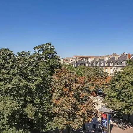 Place Gambetta Au Coeur De Bordeaux
